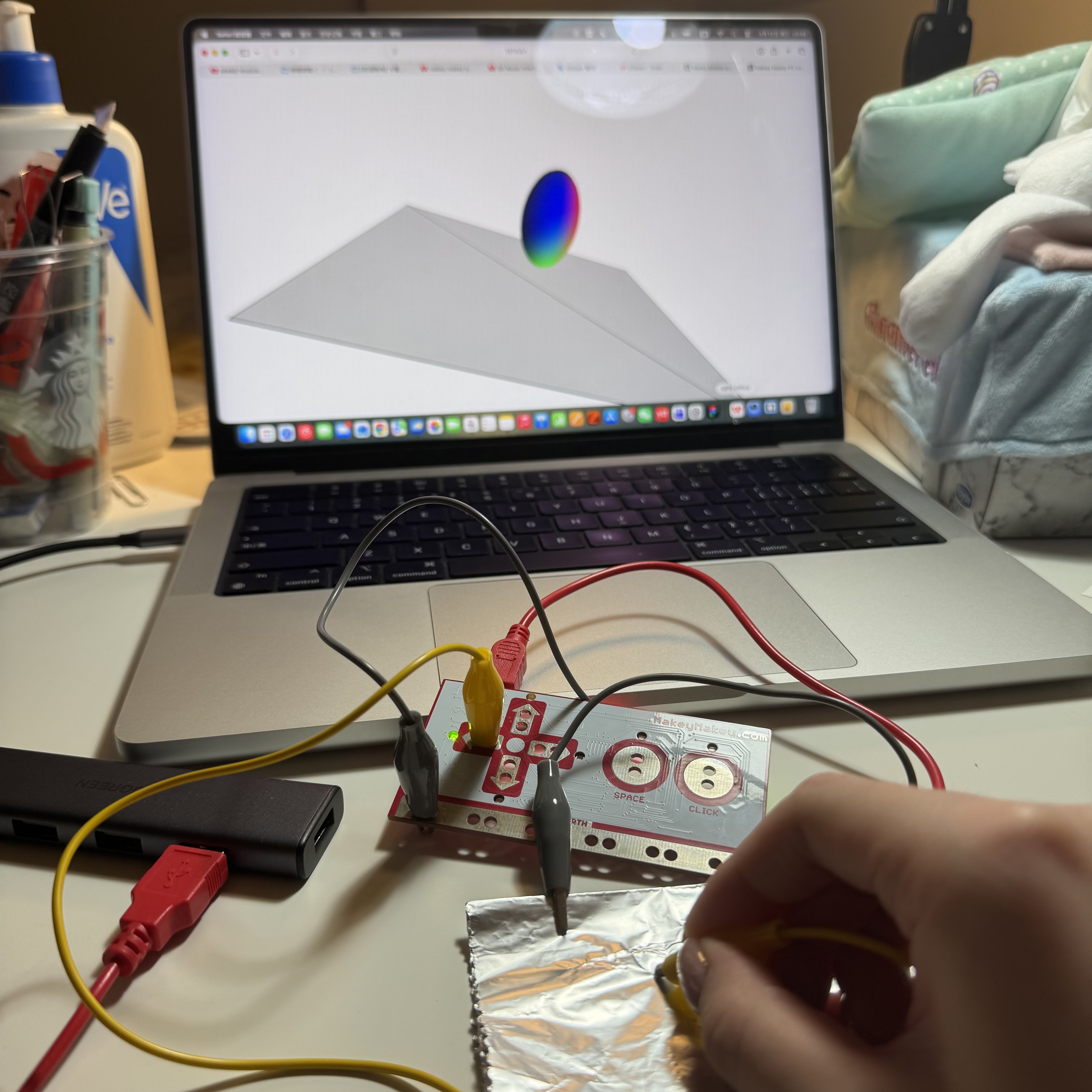 I connected the mirror base with the left key and the visual angle rotated to the left